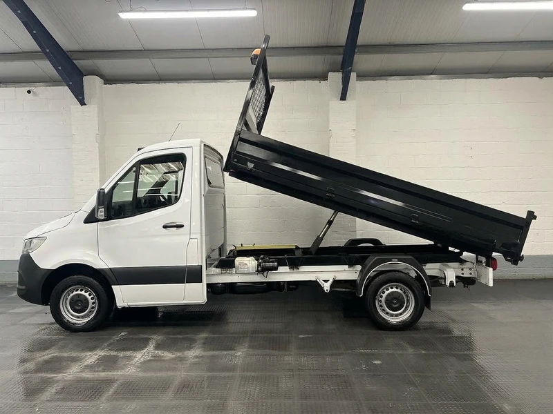 2021 Mercedes-Benz Sprinter Tipper Van — side view