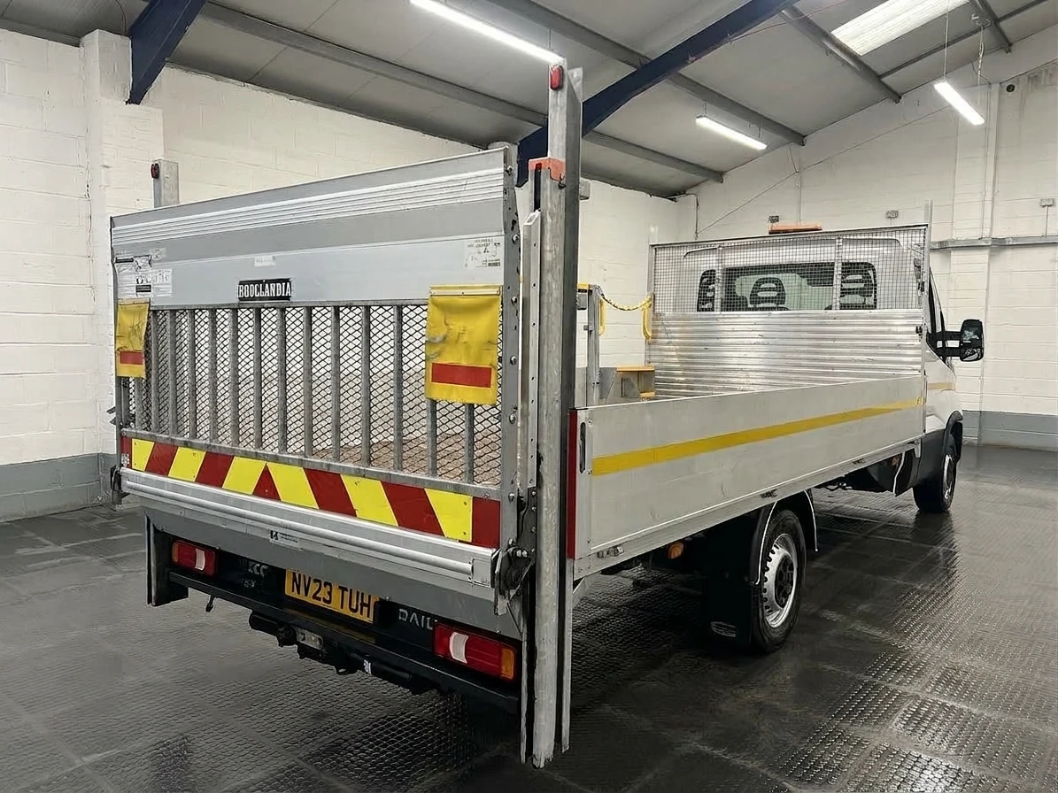 2023 Iveco Daily Dropside Van — rear three-quarter view