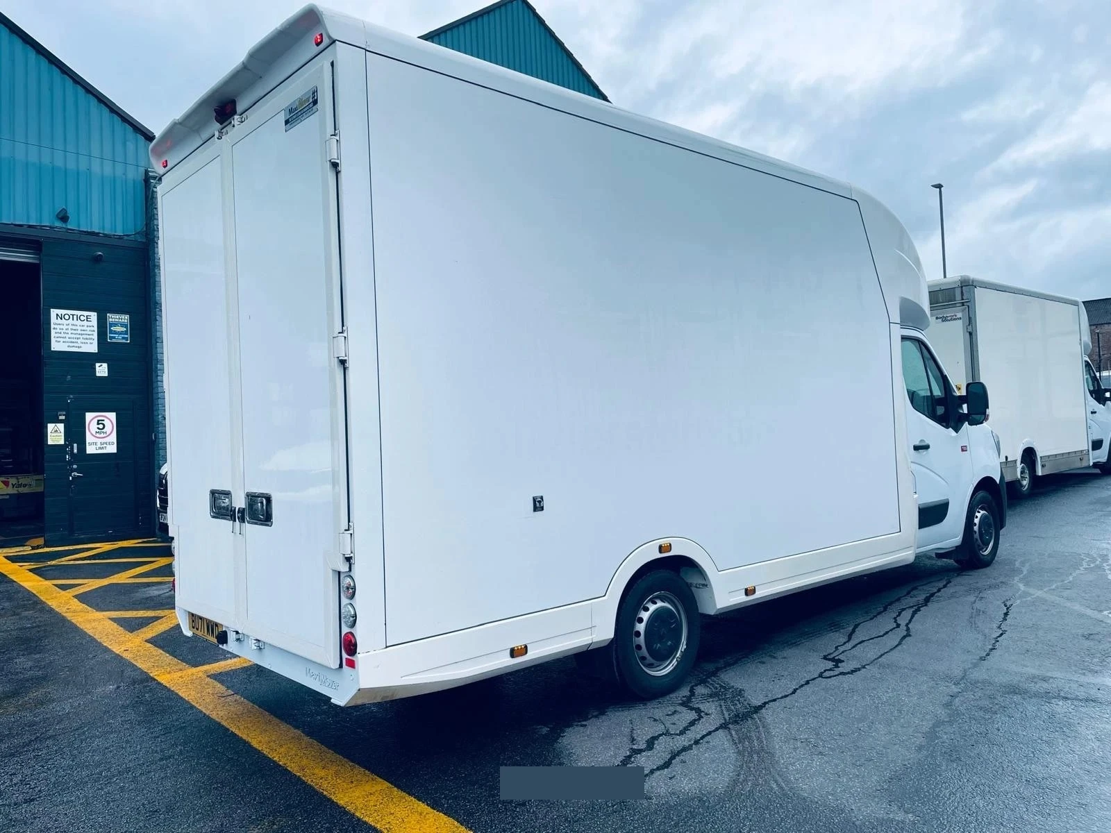 2021 Renault Master Luton Low Loader Van — rear three-quarter view