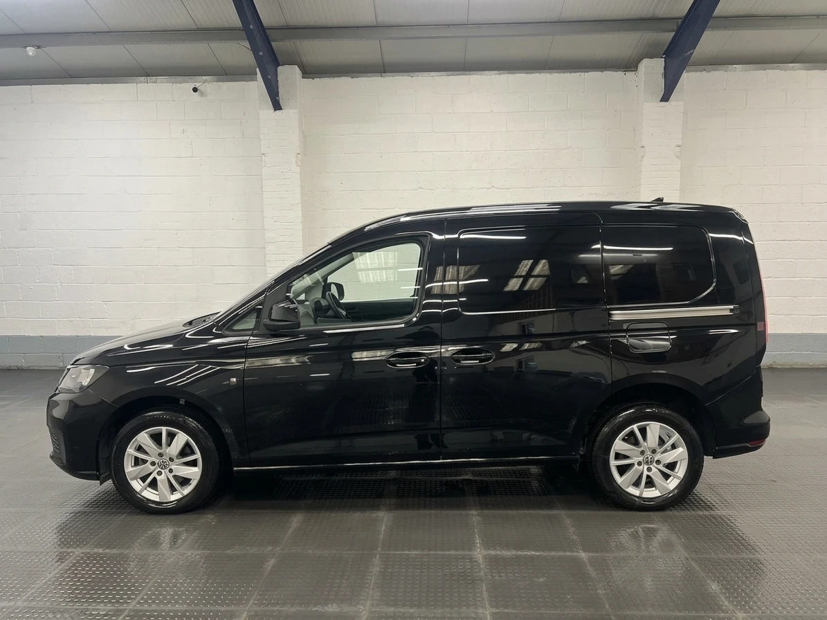 2022 Volkswagen Caddy Panel Van — side view