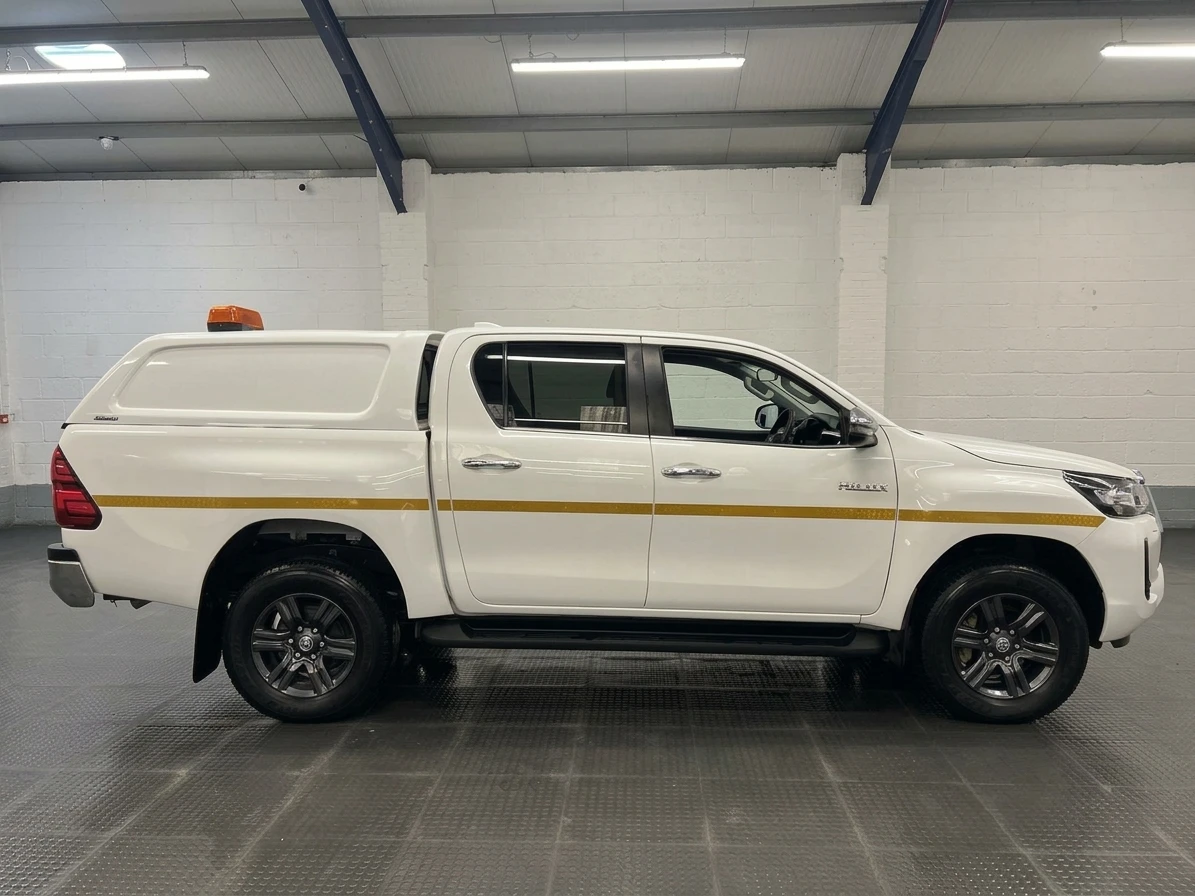 2023 Toyota Hilux Double Cab PickUp Van — side view
