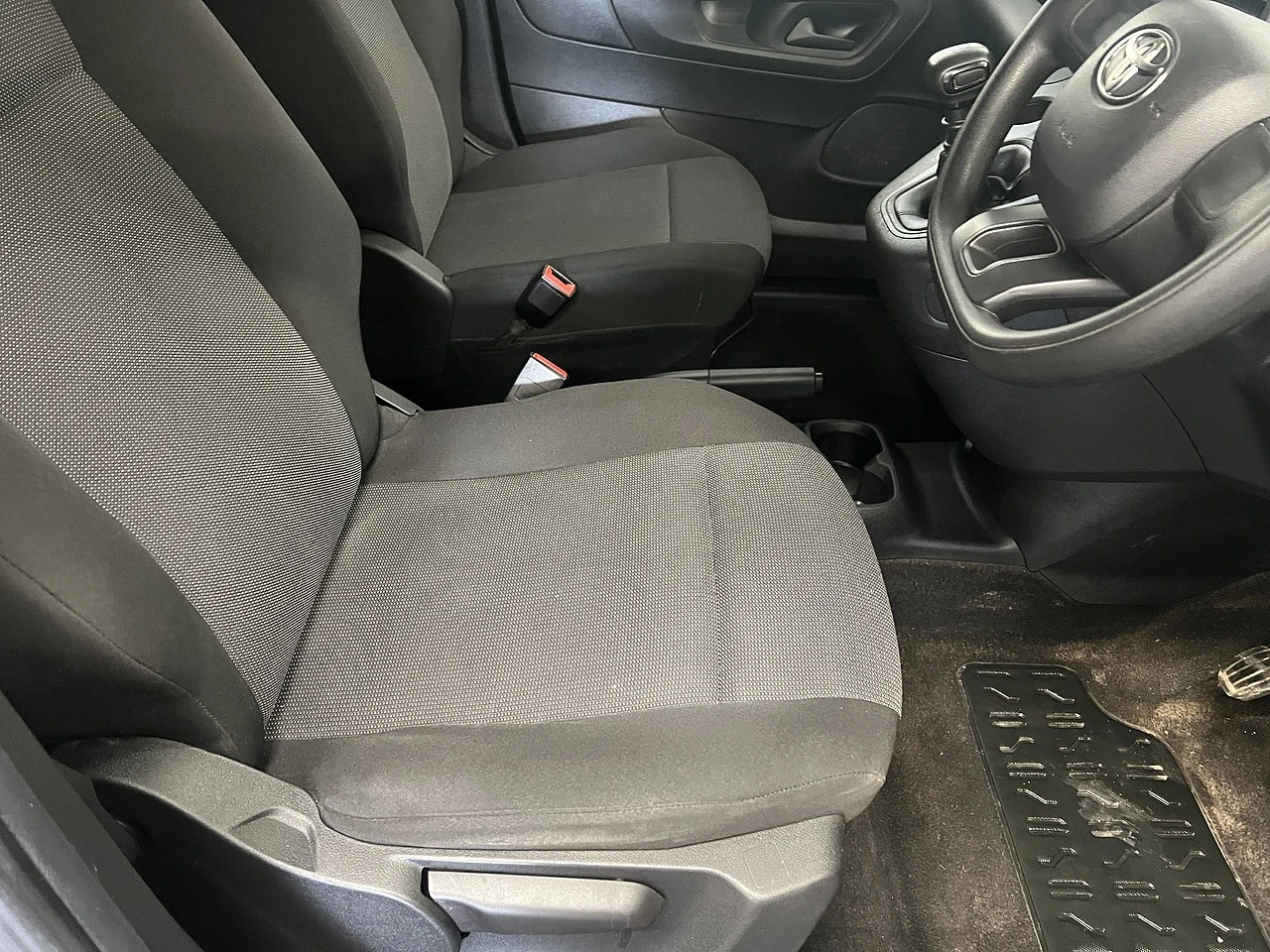 2022 Toyota Proace City Panel Van — cab interior