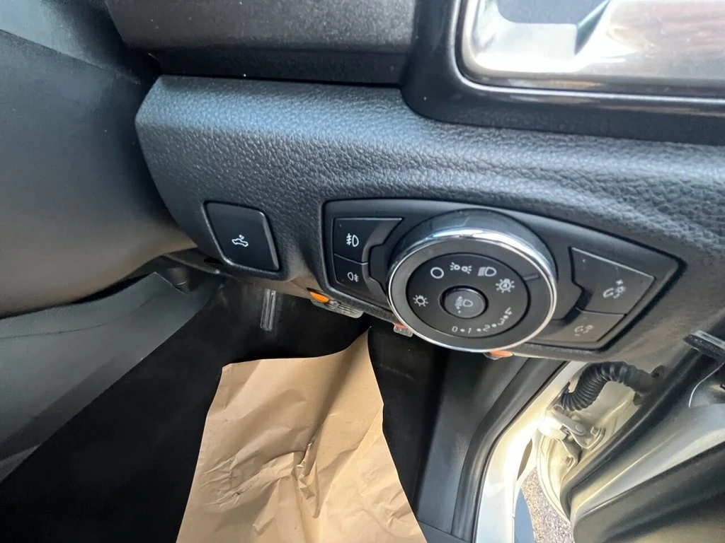 2021 Ford Ranger Double Cab PickUp Van — cab interior