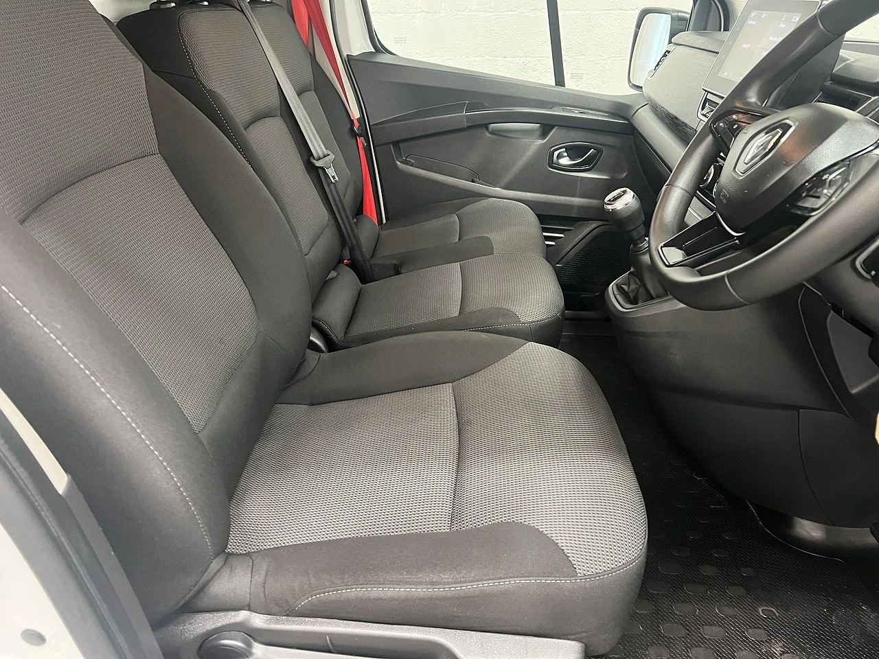 2022 Renault Trafic Luton Low Loader Van — cab interior