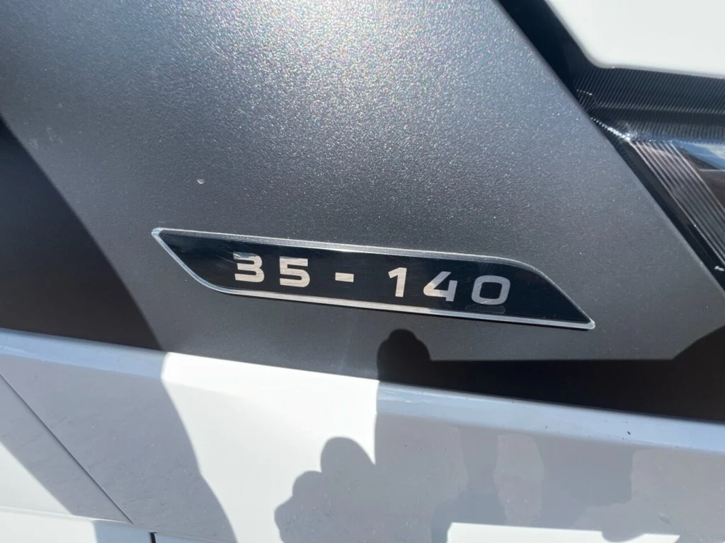2024 Iveco Daily Luton Box Van — detail