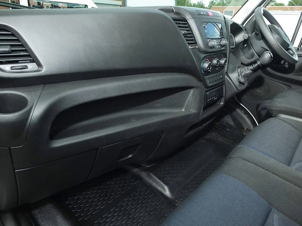 2021 Iveco Daily Tipper Van — cab interior