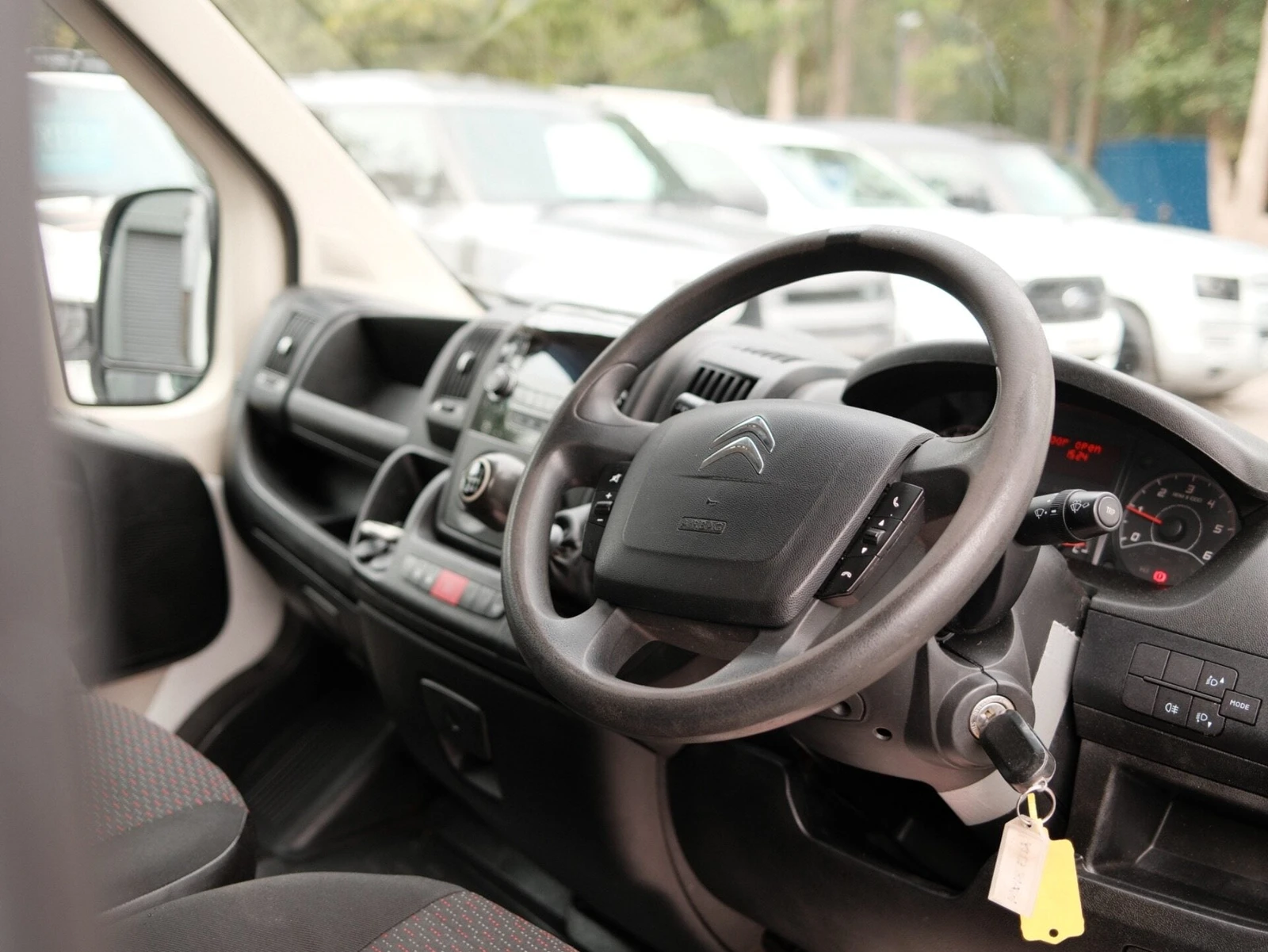 2018 Citroen Relay Tipper Van — cab interior