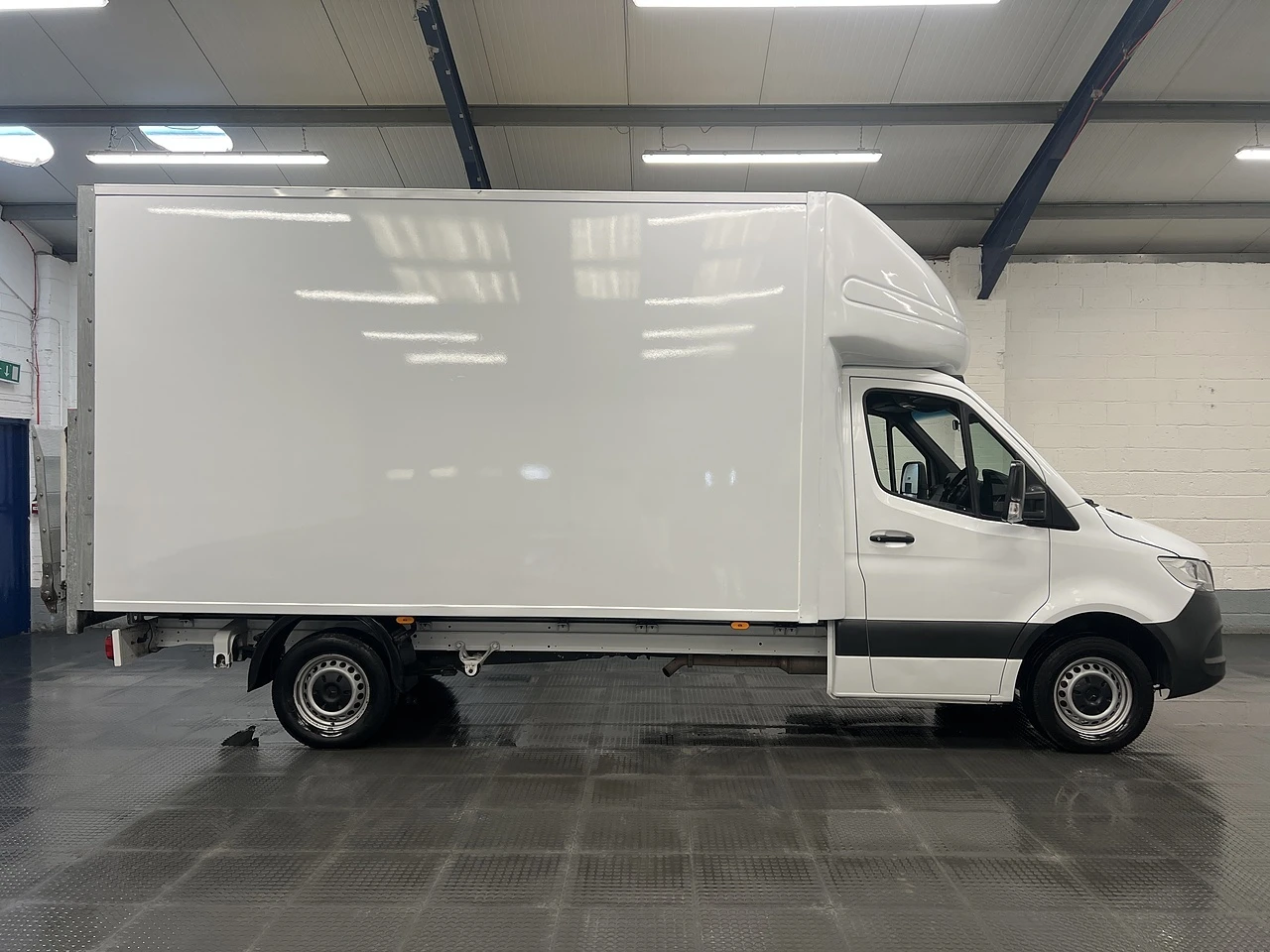 2018 Mercedes-Benz Sprinter Luton Box Van — side view