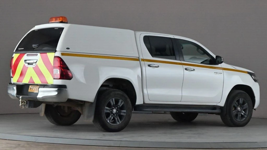 2023 Toyota Hilux Double Cab PickUp Van — rear three-quarter view