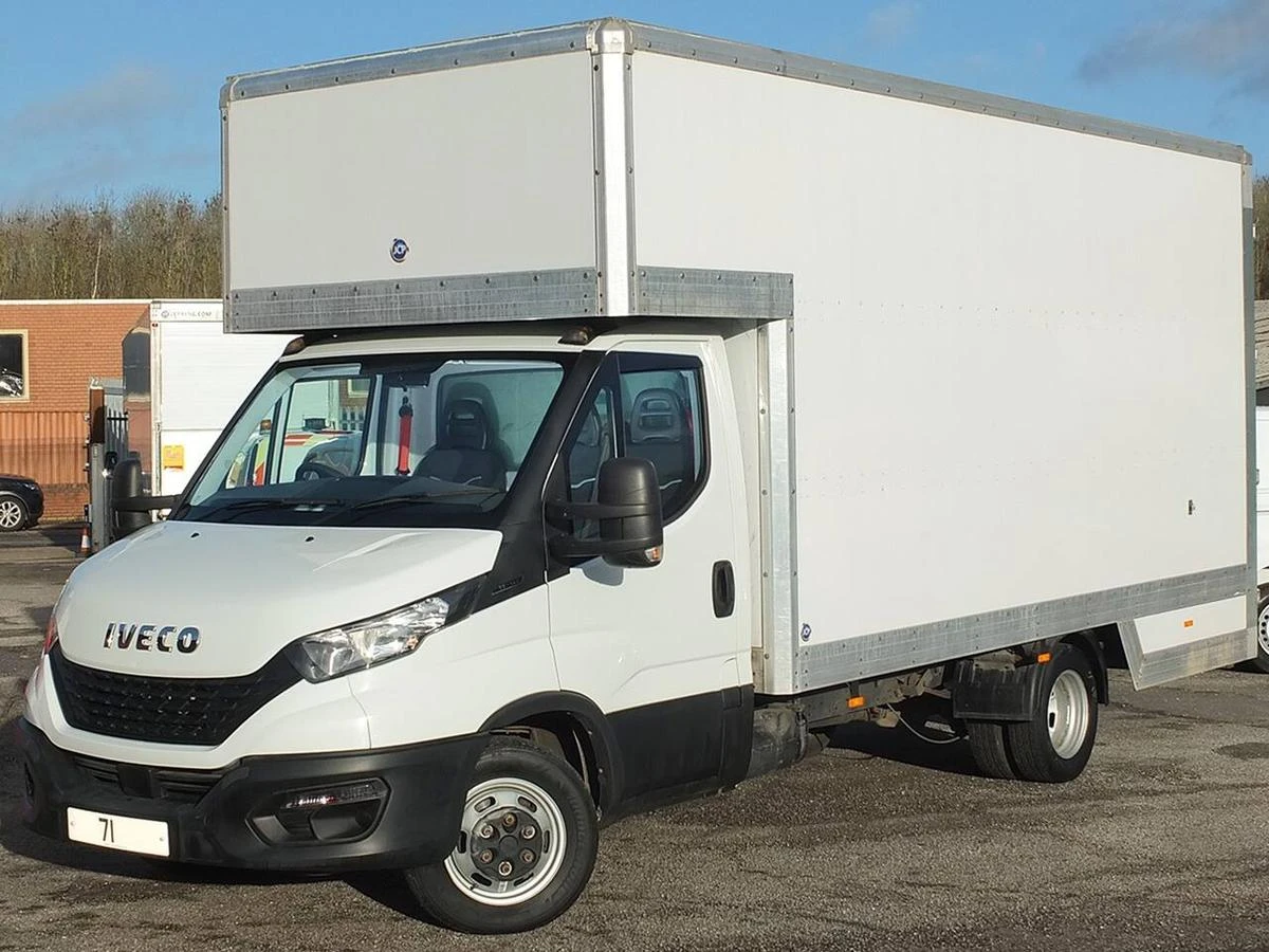 2021 Iveco Daily Luton Low Loader Van — front three-quarter view