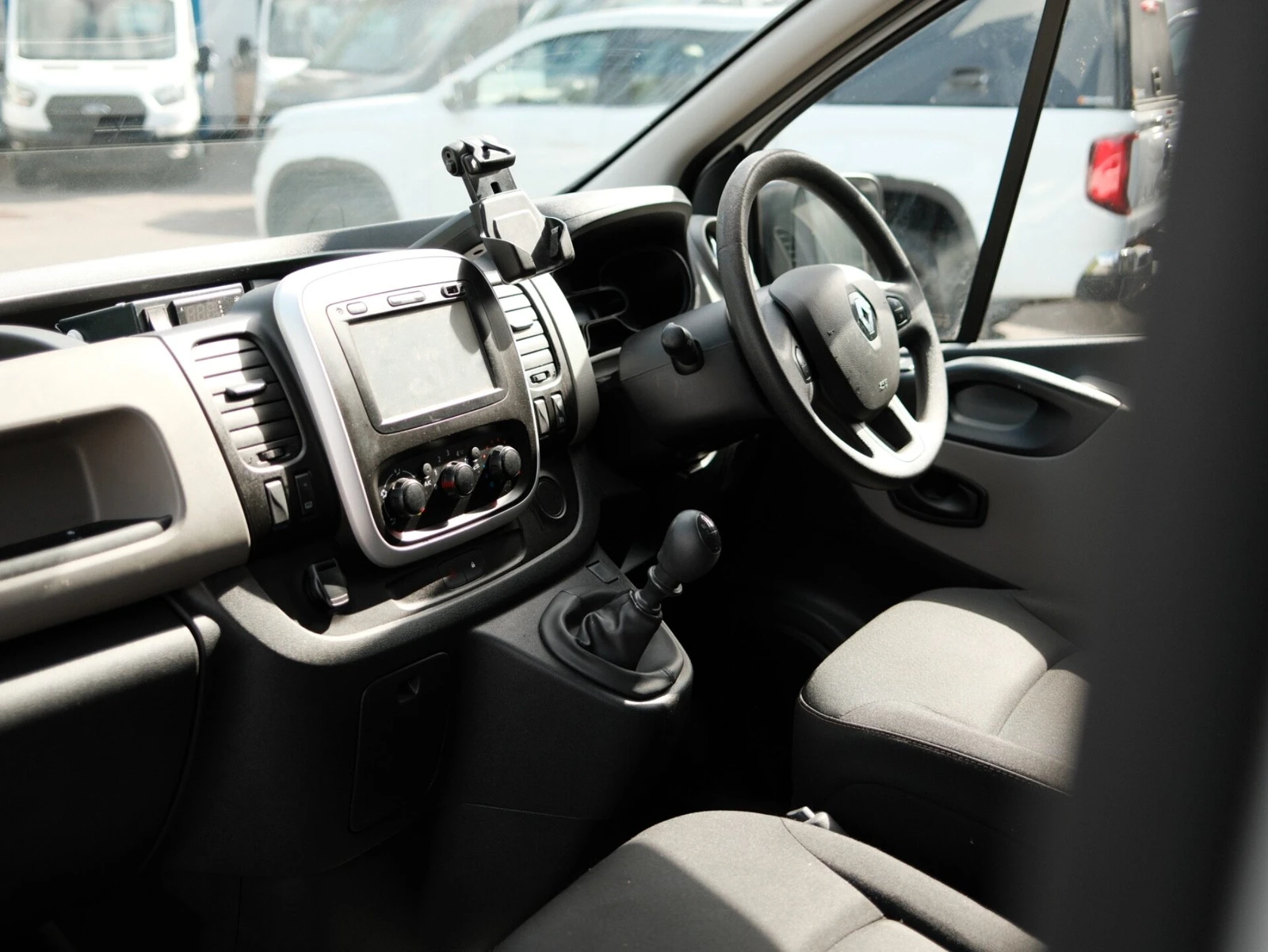 2018 Renault Trafic Refrigerated/Fridge Van — cab interior