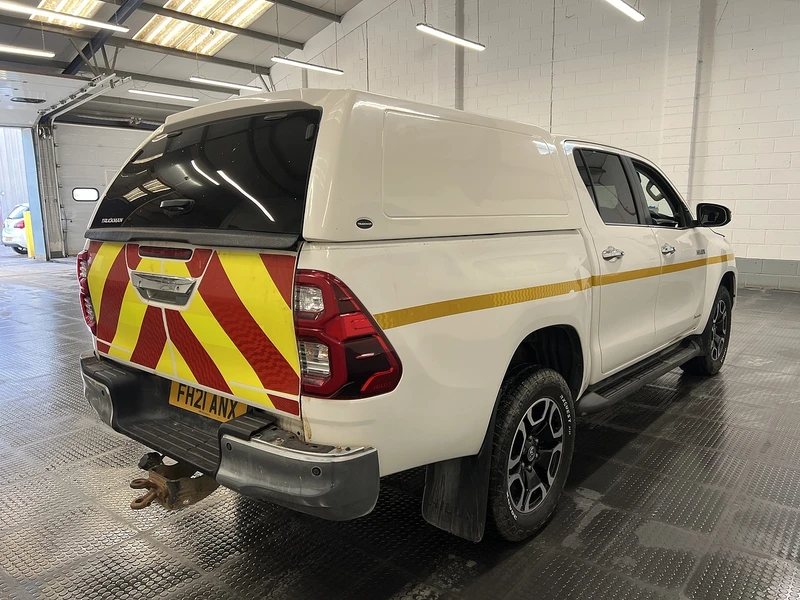 2021 Toyota Hilux Double Cab PickUp Van — side view