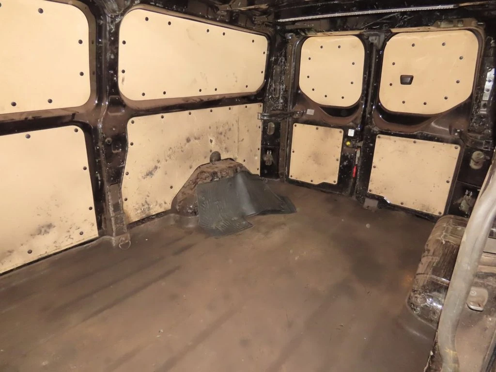 2023 Ford Transit Custom Panel Van — cab interior