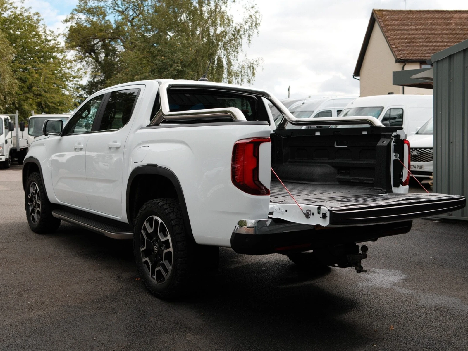 2024 Volkswagen Amarok PickUp Van — rear three-quarter view