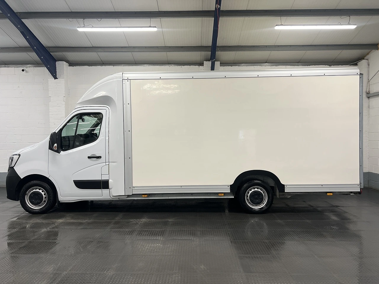 2024 Renault Master Luton Box Van — side view