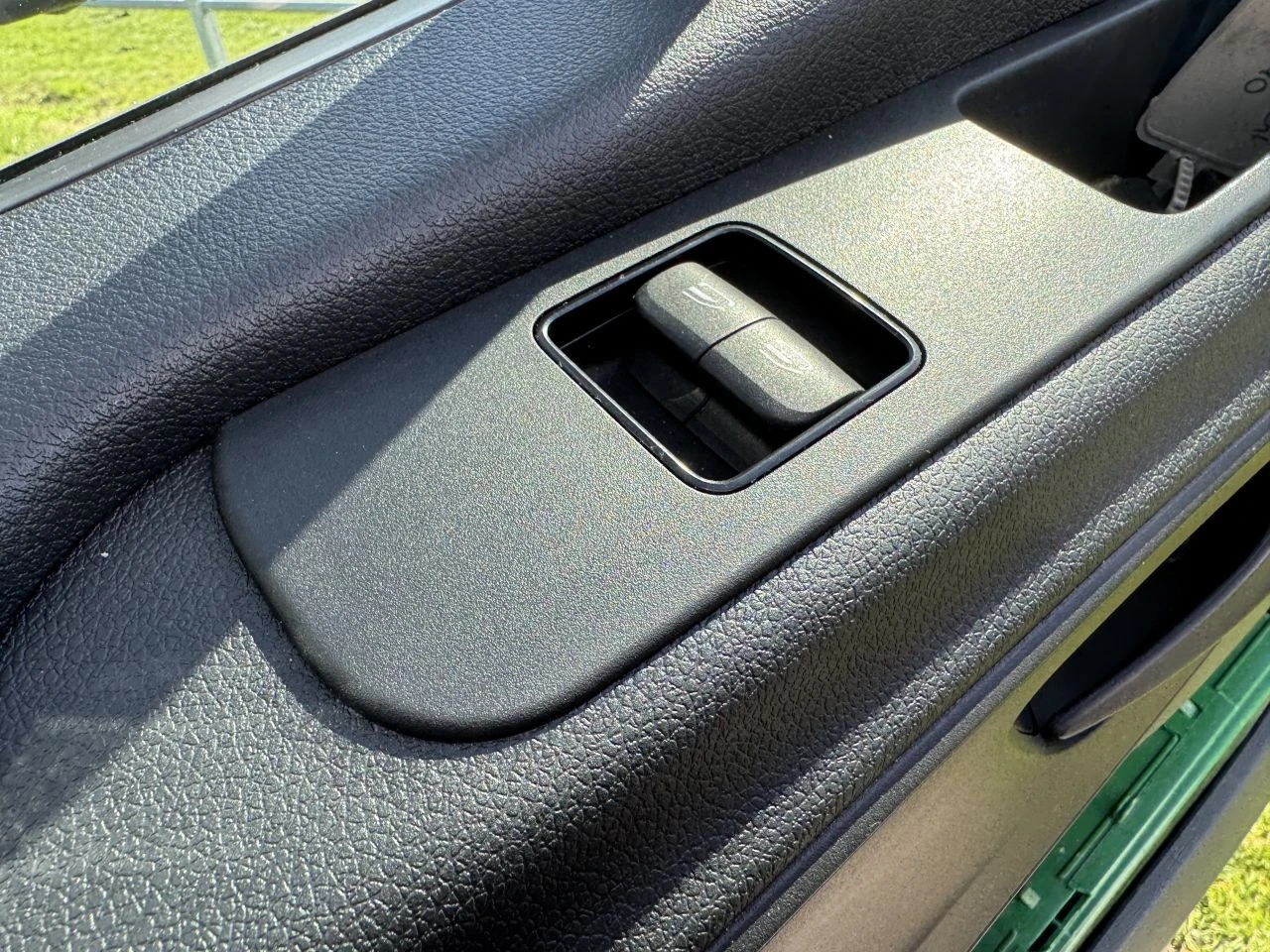 2022 Mercedes-Benz Sprinter CurtainSider Van — detail