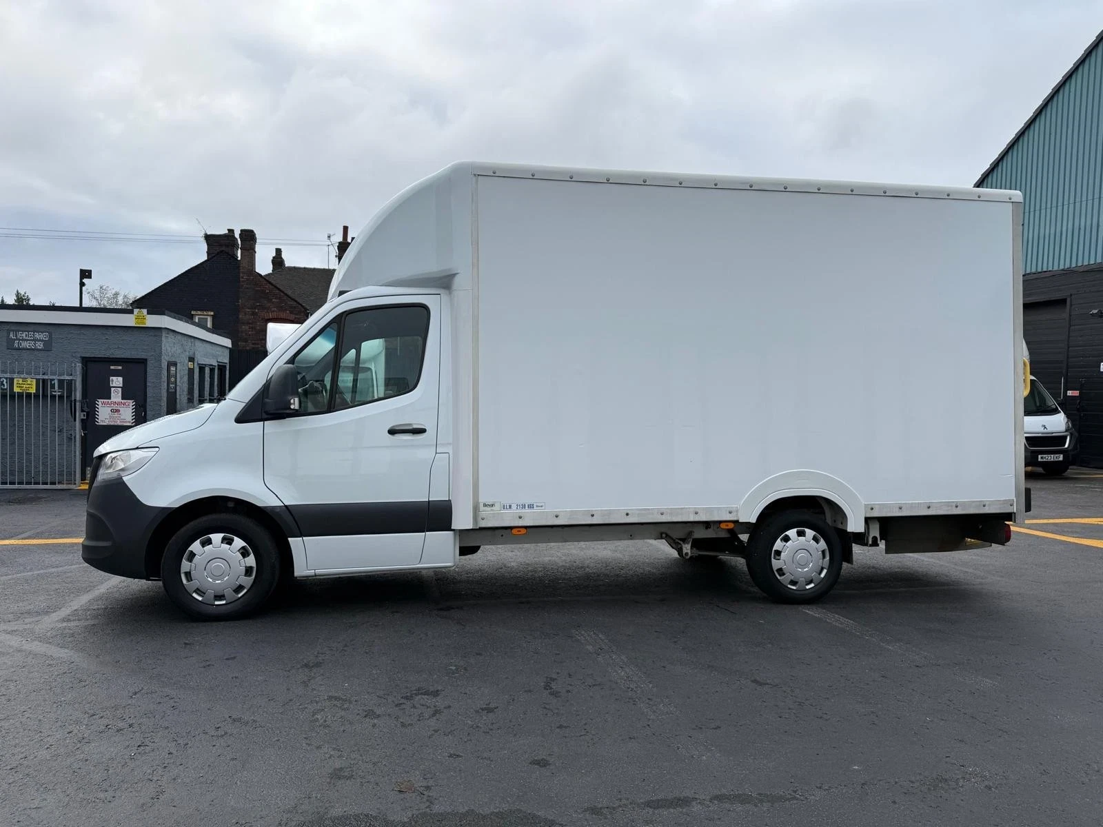 2021 Mercedes-Benz Sprinter Luton Low Loader Van — side view