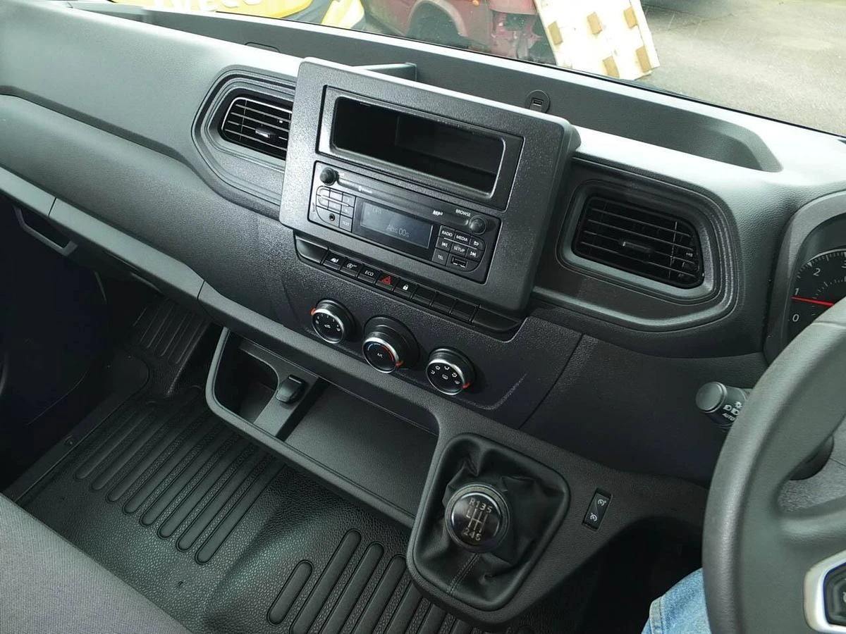 2024 Renault Master Luton Low Loader Van — cab interior