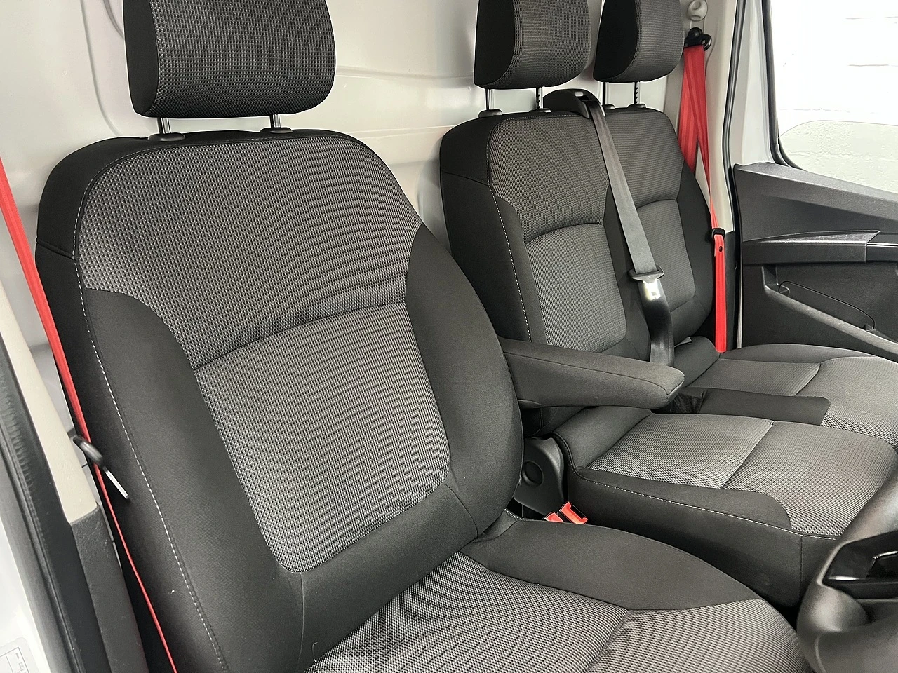 2022 Renault Trafic Luton Low Loader Van — cab interior