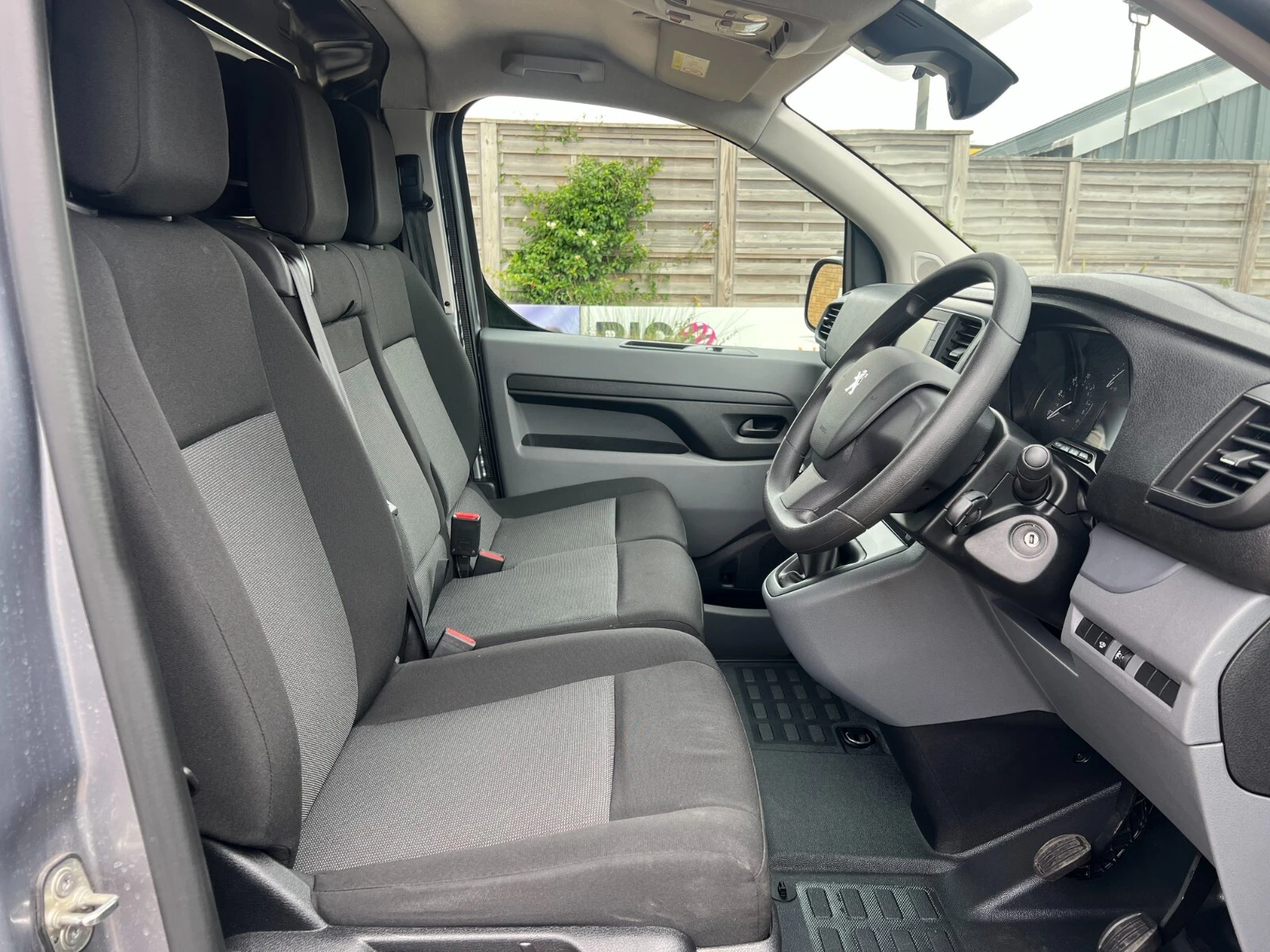 2022 Peugeot Expert Panel Van — cab interior