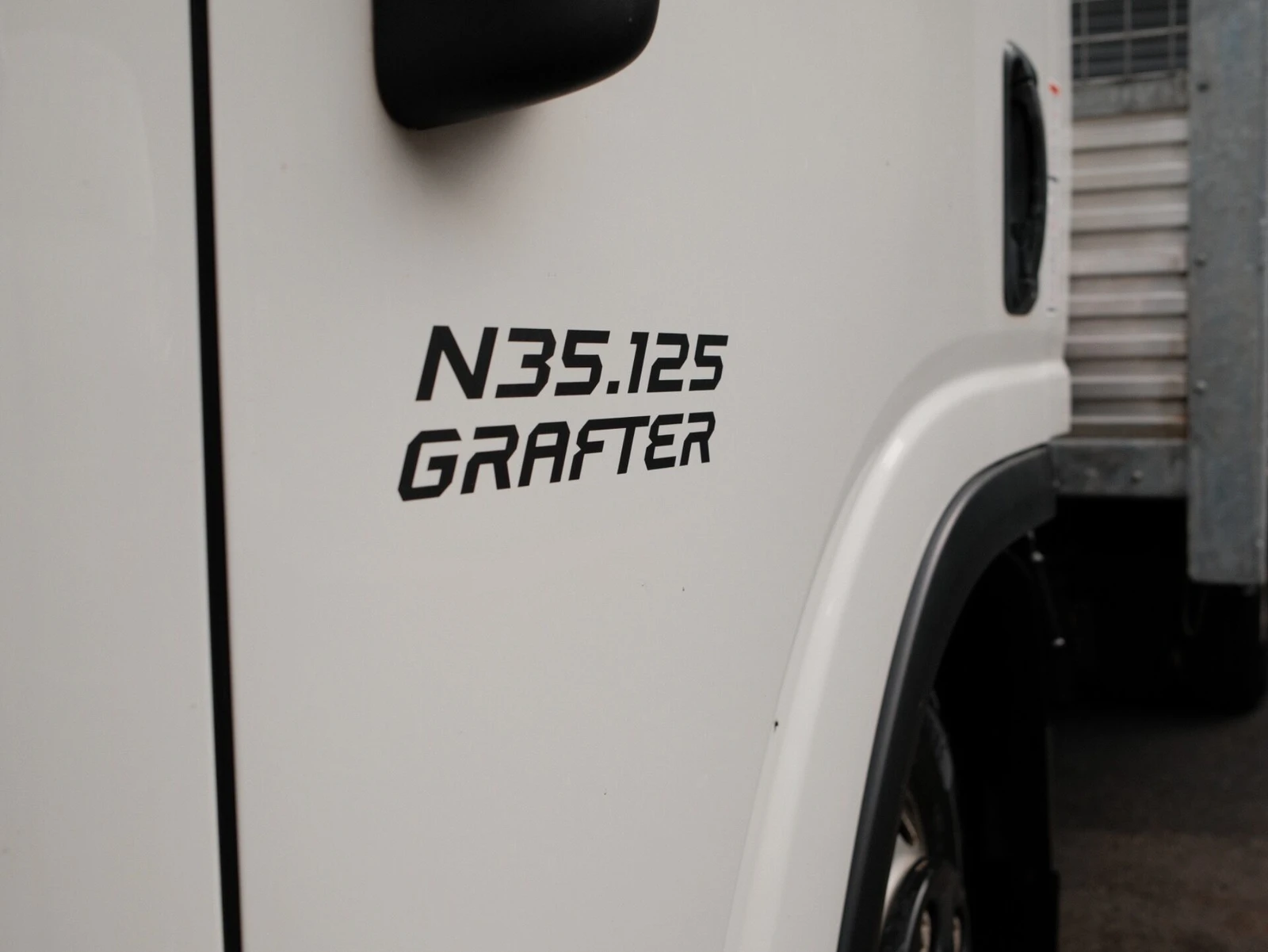 2024 Isuzu Grafter Dropside Van — detail