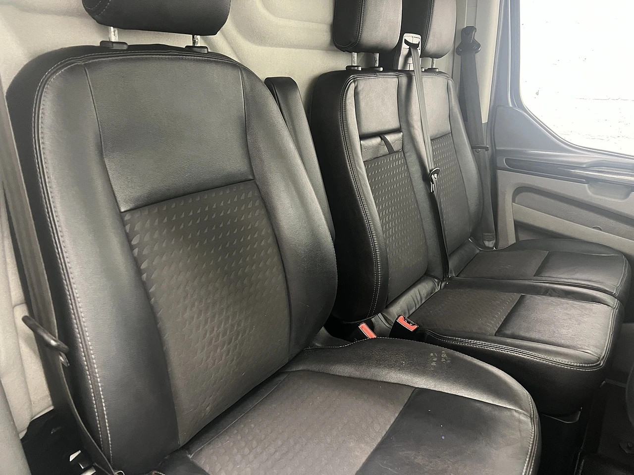 2022 Ford Transit Custom Panel Van — cab interior