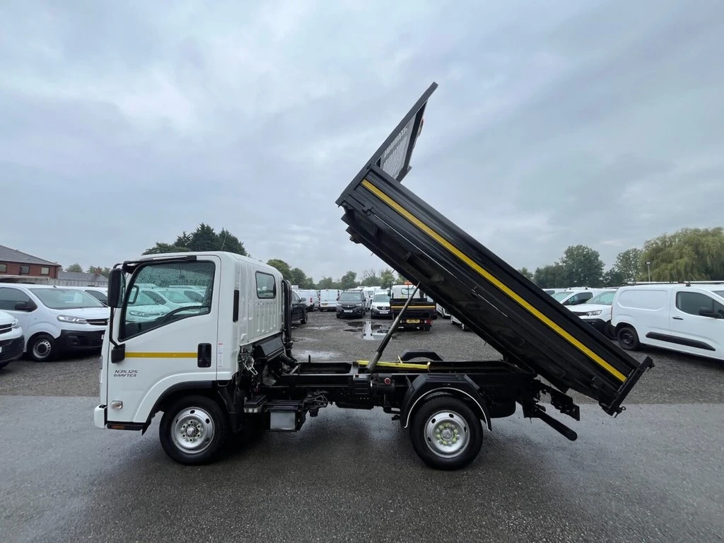 2023 Isuzu Grafter Tipper Van — side view