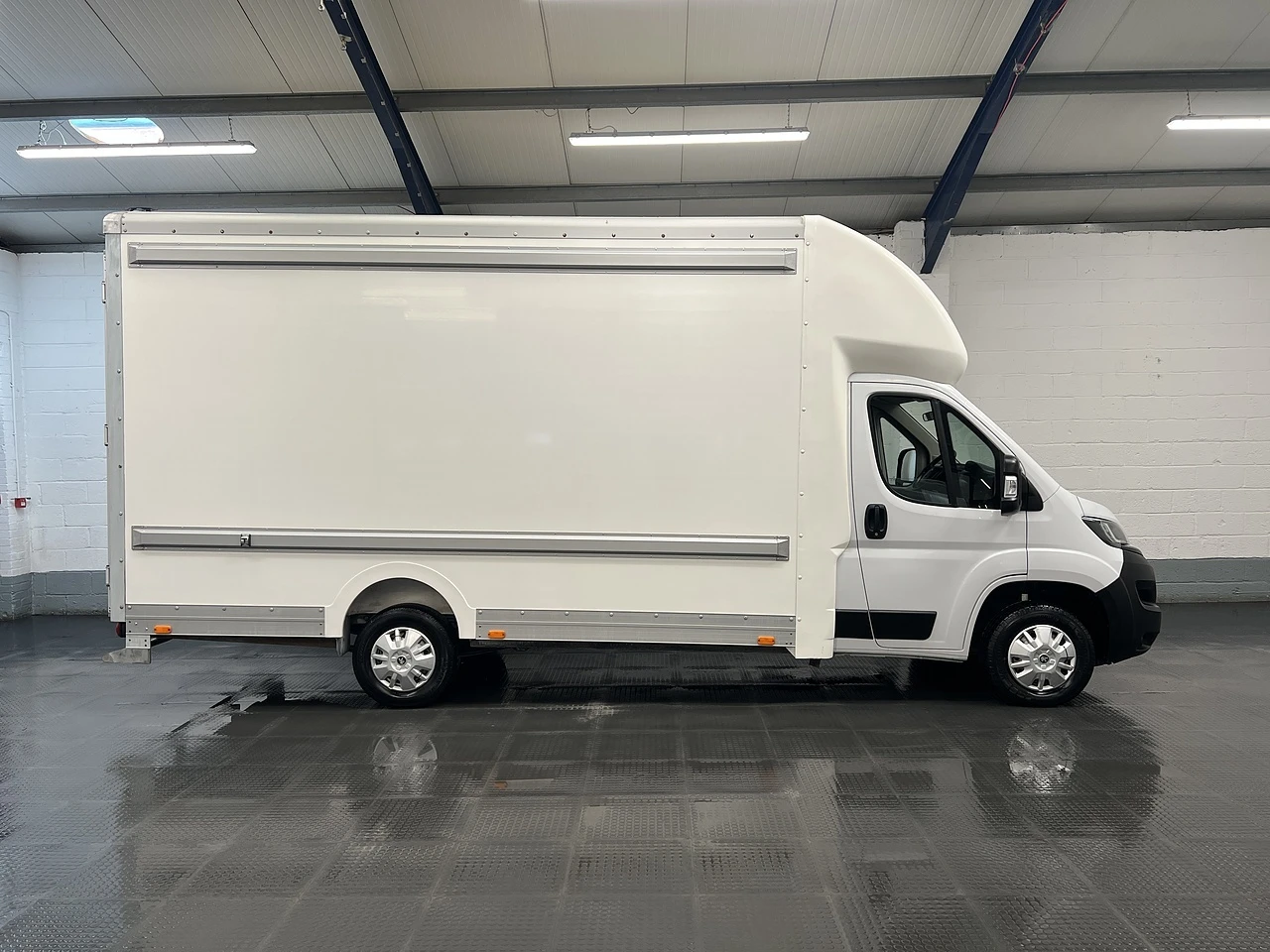 2021 Peugeot Boxer Luton Low Loader Van — side view