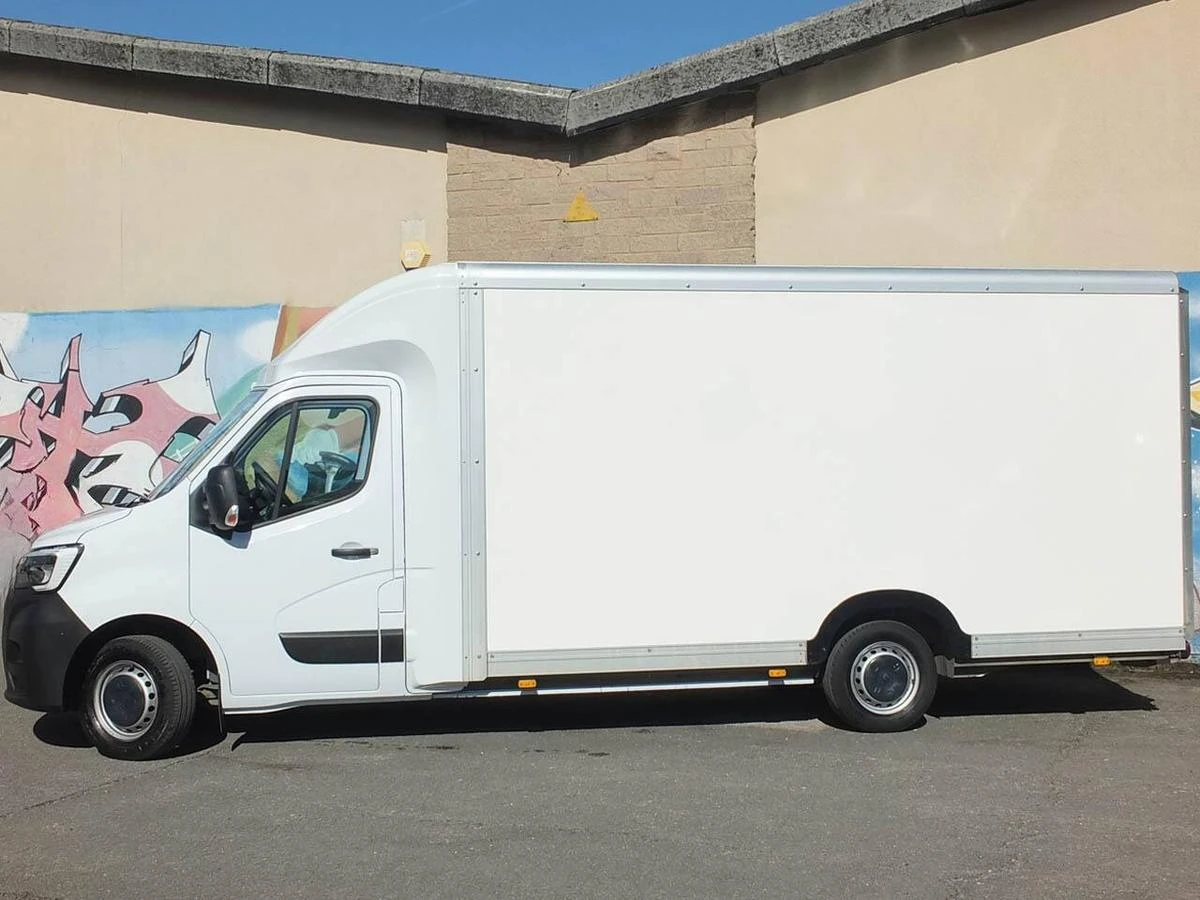 2024 Renault Master Luton Low Loader Van — side view