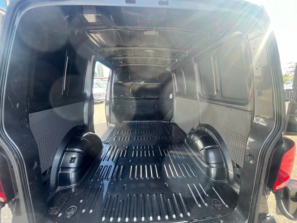 2023 Volkswagen Transporter Panel Van — cab interior
