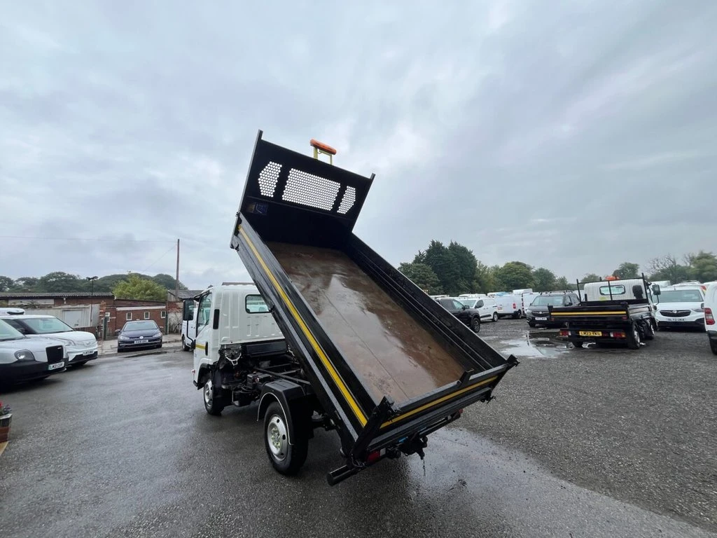 2023 Isuzu Grafter Tipper Van — rear three-quarter view