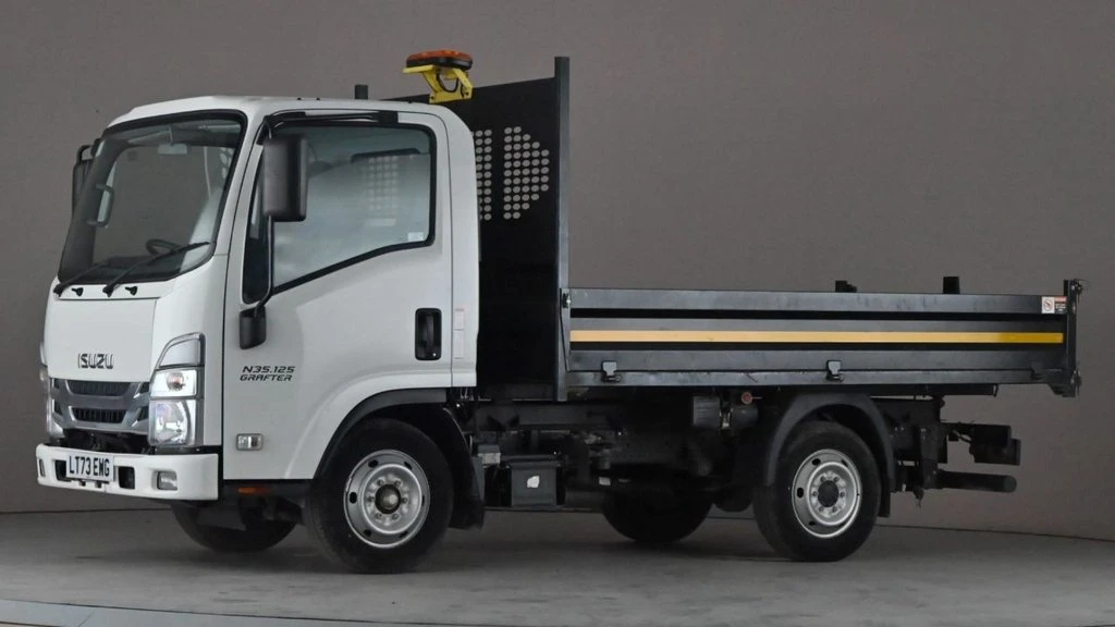 2023 Isuzu Grafter Tipper Van — front three-quarter view