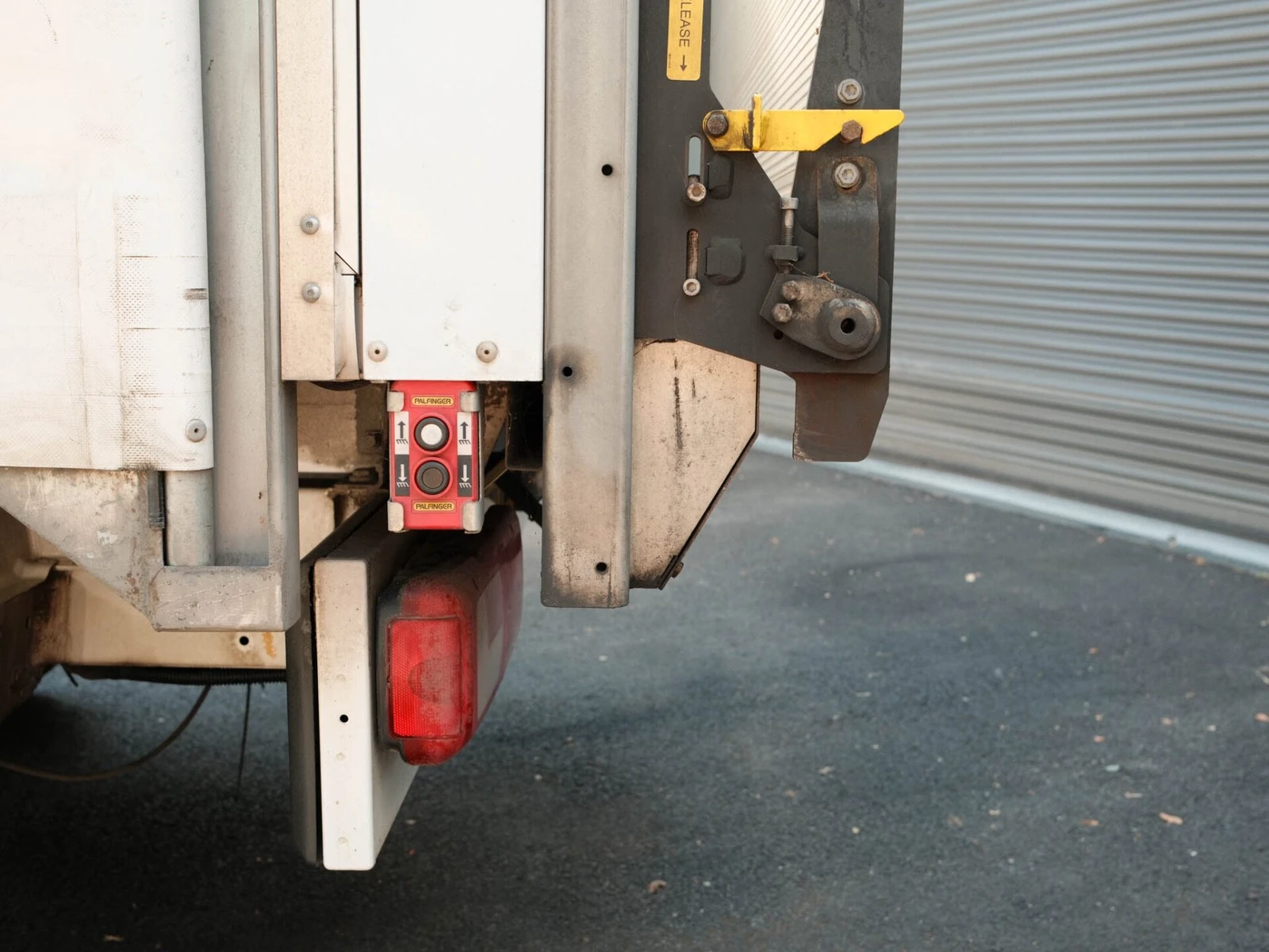 2023 Volkswagen Crafter CurtainSider Van — detail