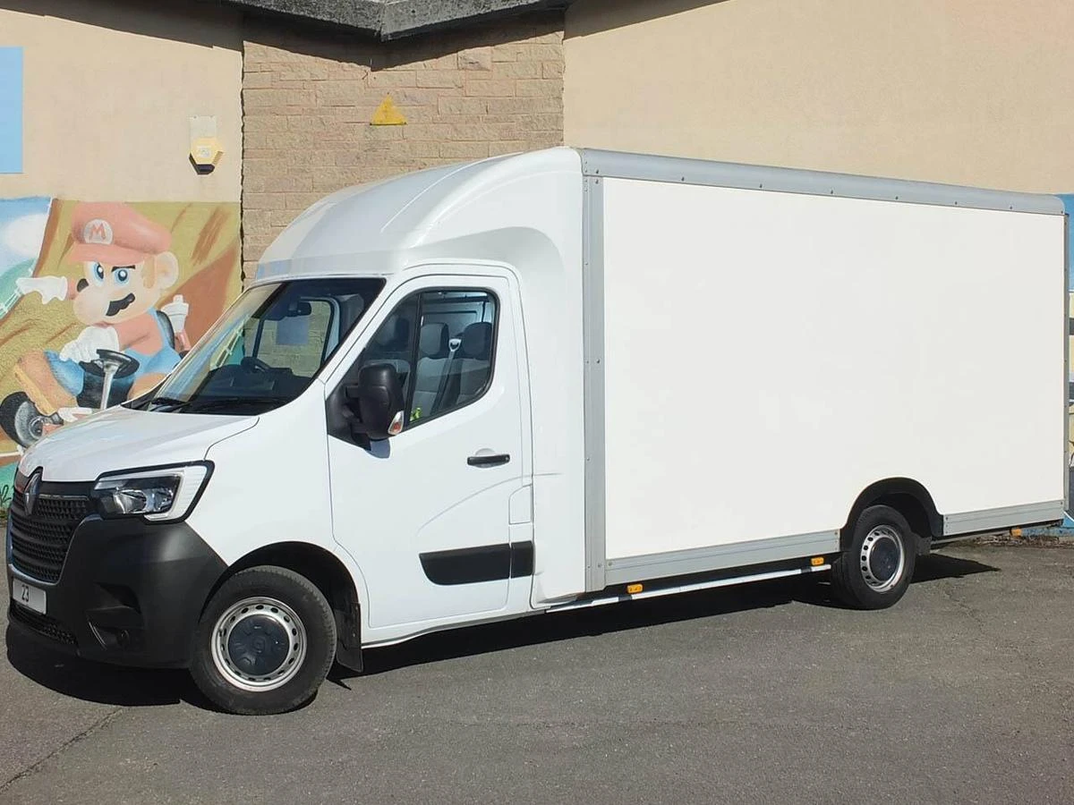 2023 Renault Master Luton Low Loader Van — front three-quarter view