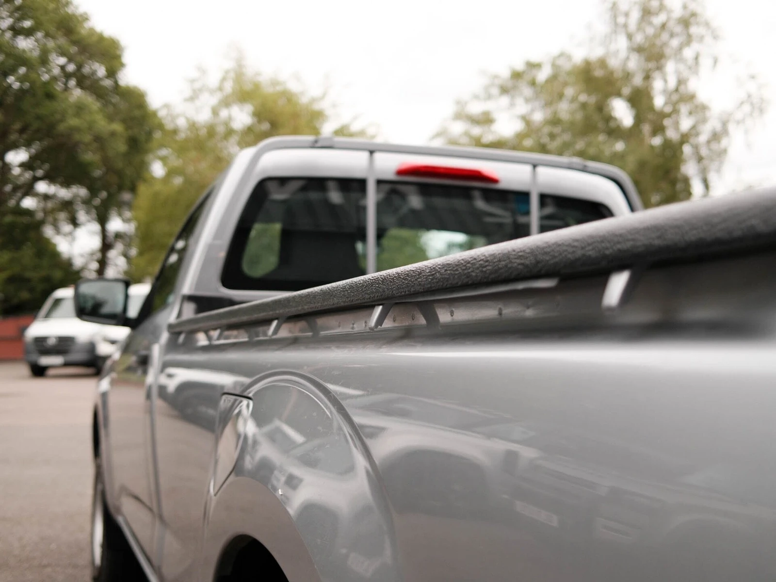 2021 Isuzu D-Max PickUp Van — rear three-quarter view