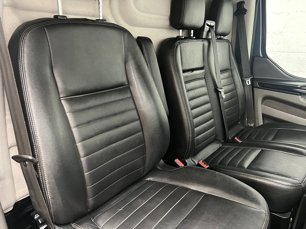 2022 Ford Transit Custom Panel Van — cab interior