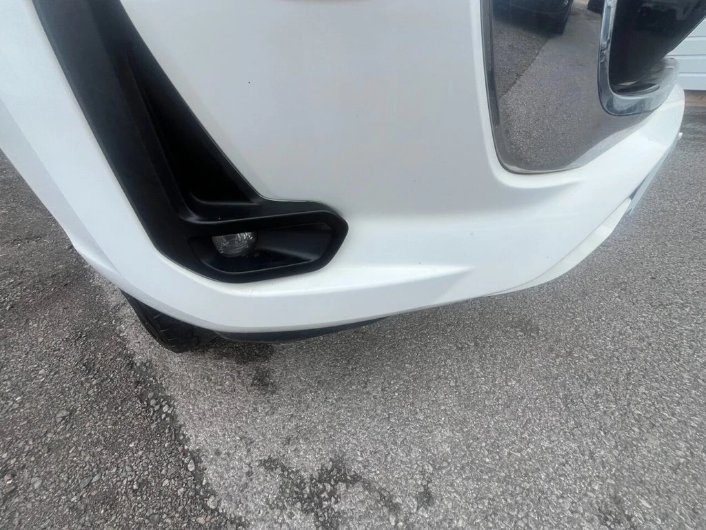 2021 Toyota Hilux Double Cab PickUp Van — detail