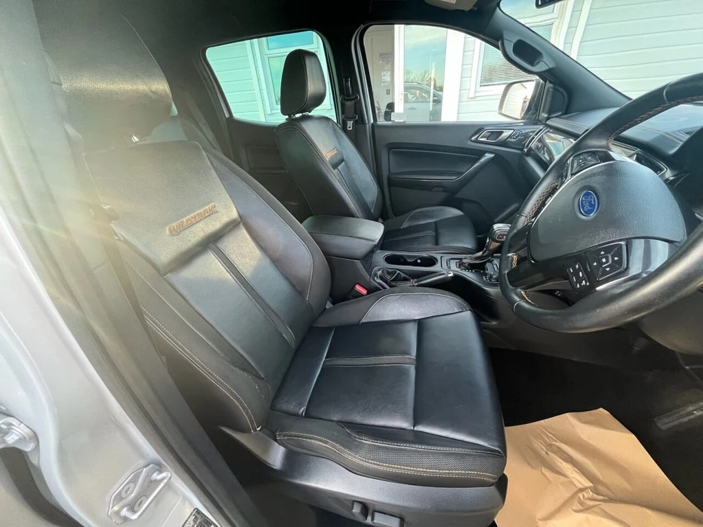 2021 Ford Ranger Double Cab PickUp Van — cab interior