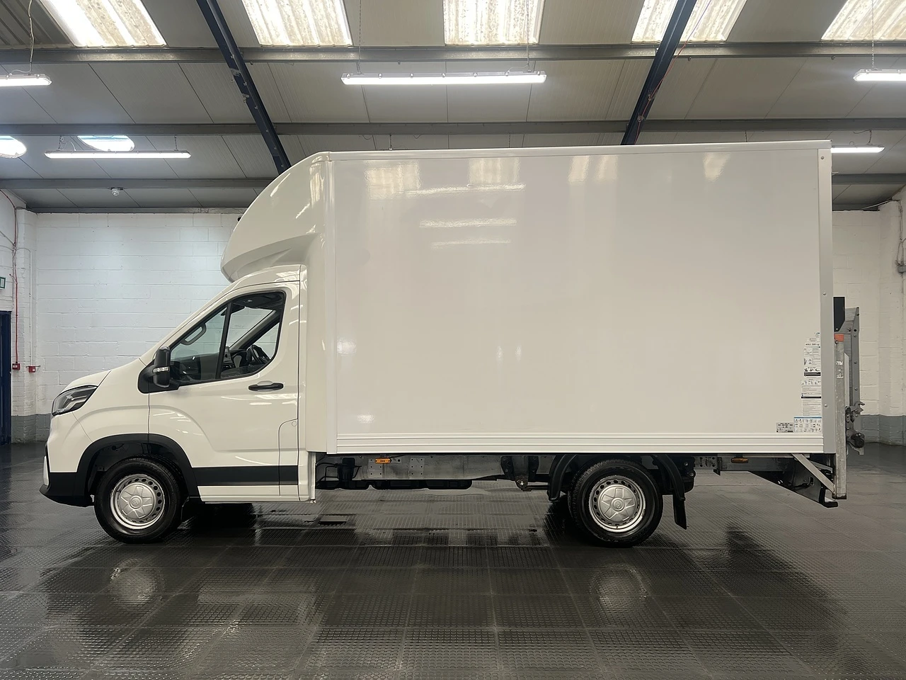 2023 Maxus Deliver 9 Luton Box Van — side view