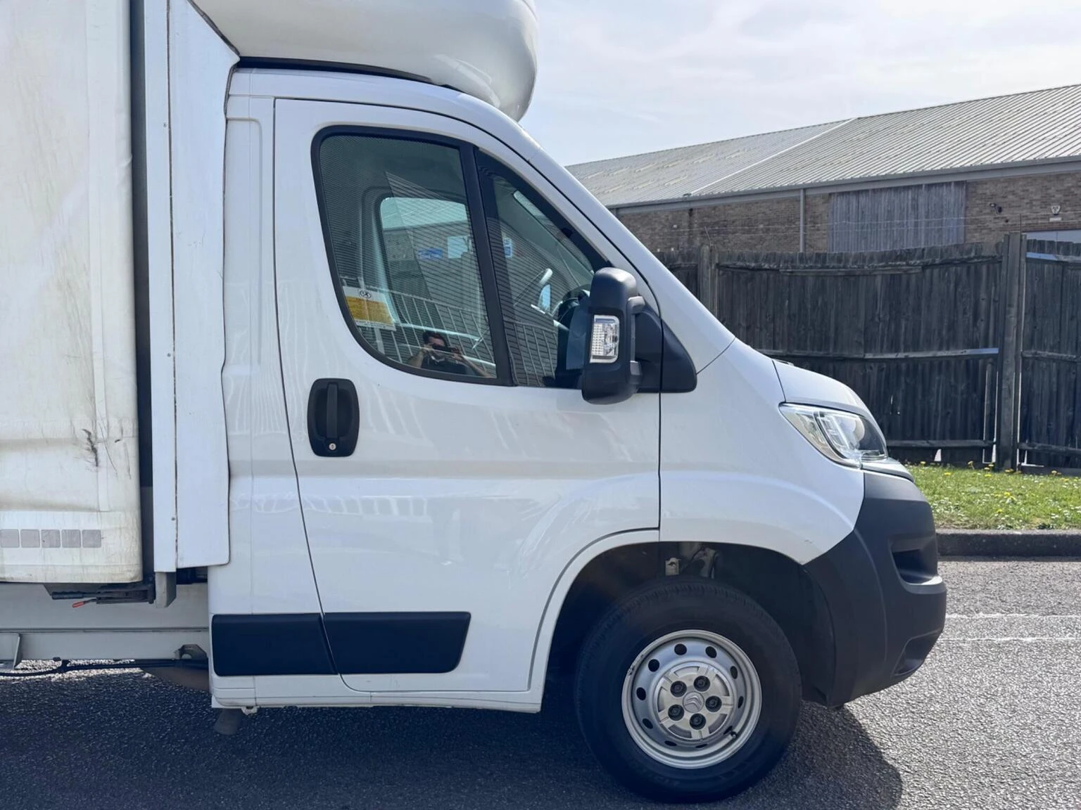 2022 Citroen Relay CurtainSider Van — side view