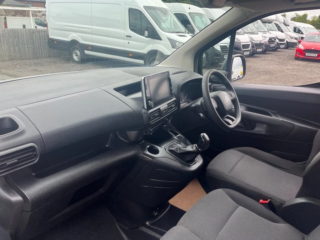 2021 Citroen Berlingo Panel Van — cab interior