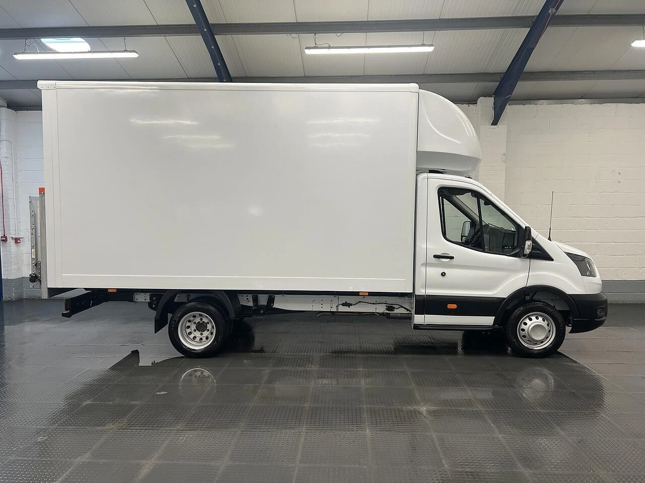 2025 Ford Transit Luton Box Van — side view