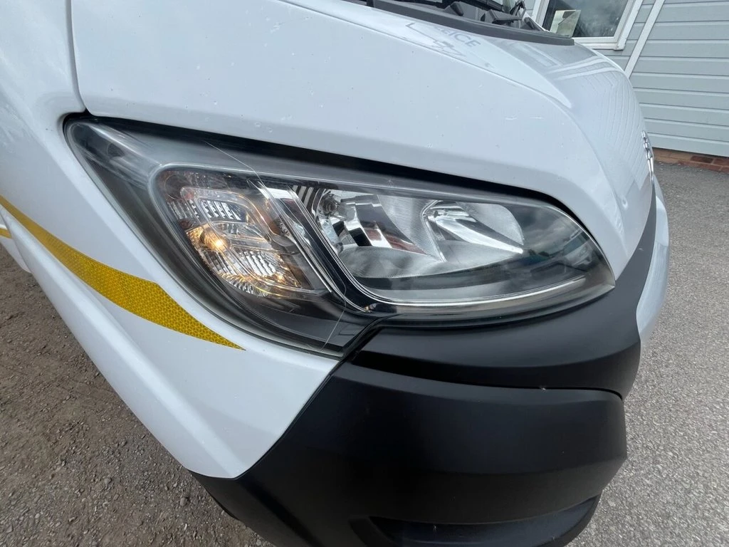 2022 Peugeot Boxer Dropside Van — detail