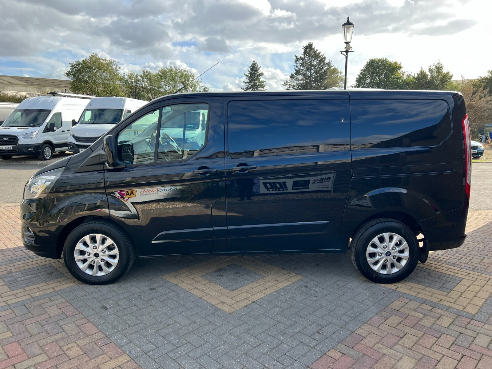 2022 Ford Transit Custom Panel Van — side view