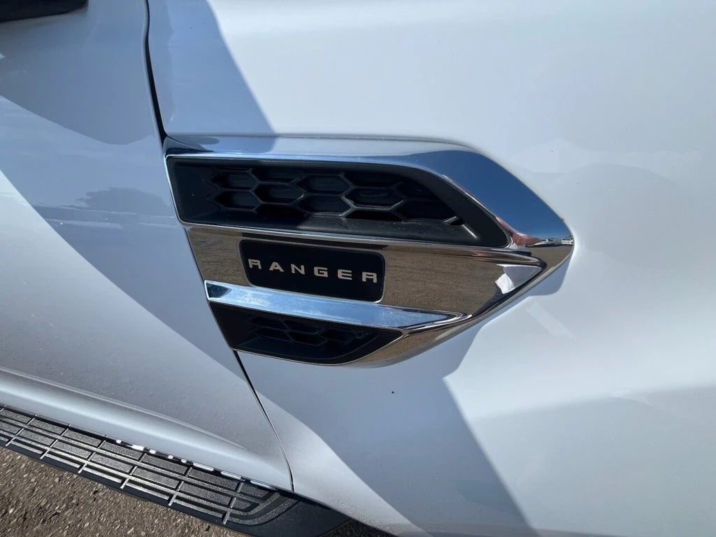 2021 Ford Ranger PickUp Van — detail