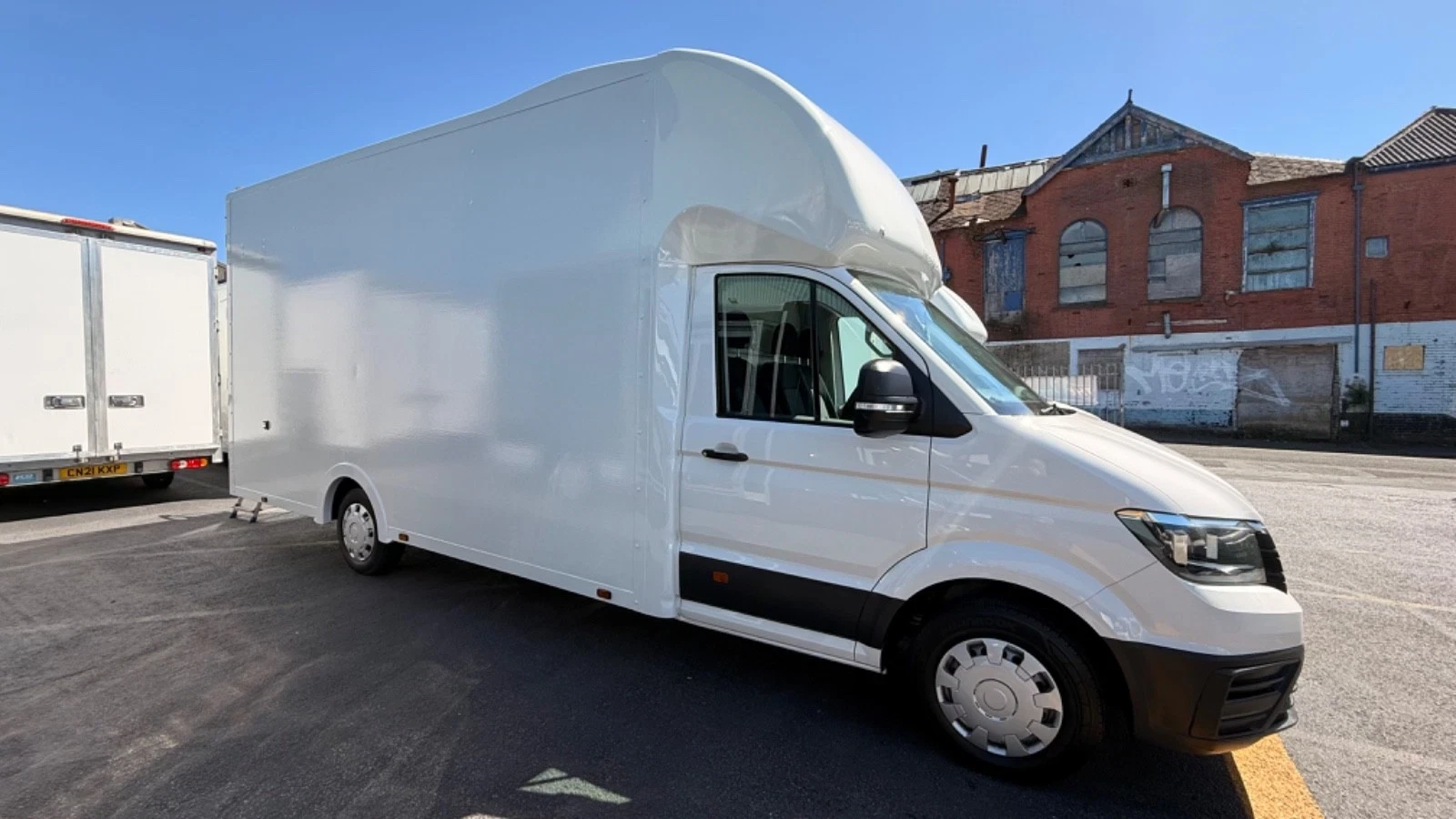 2022 Volkswagen Crafter Luton Low Loader Van — front three-quarter view