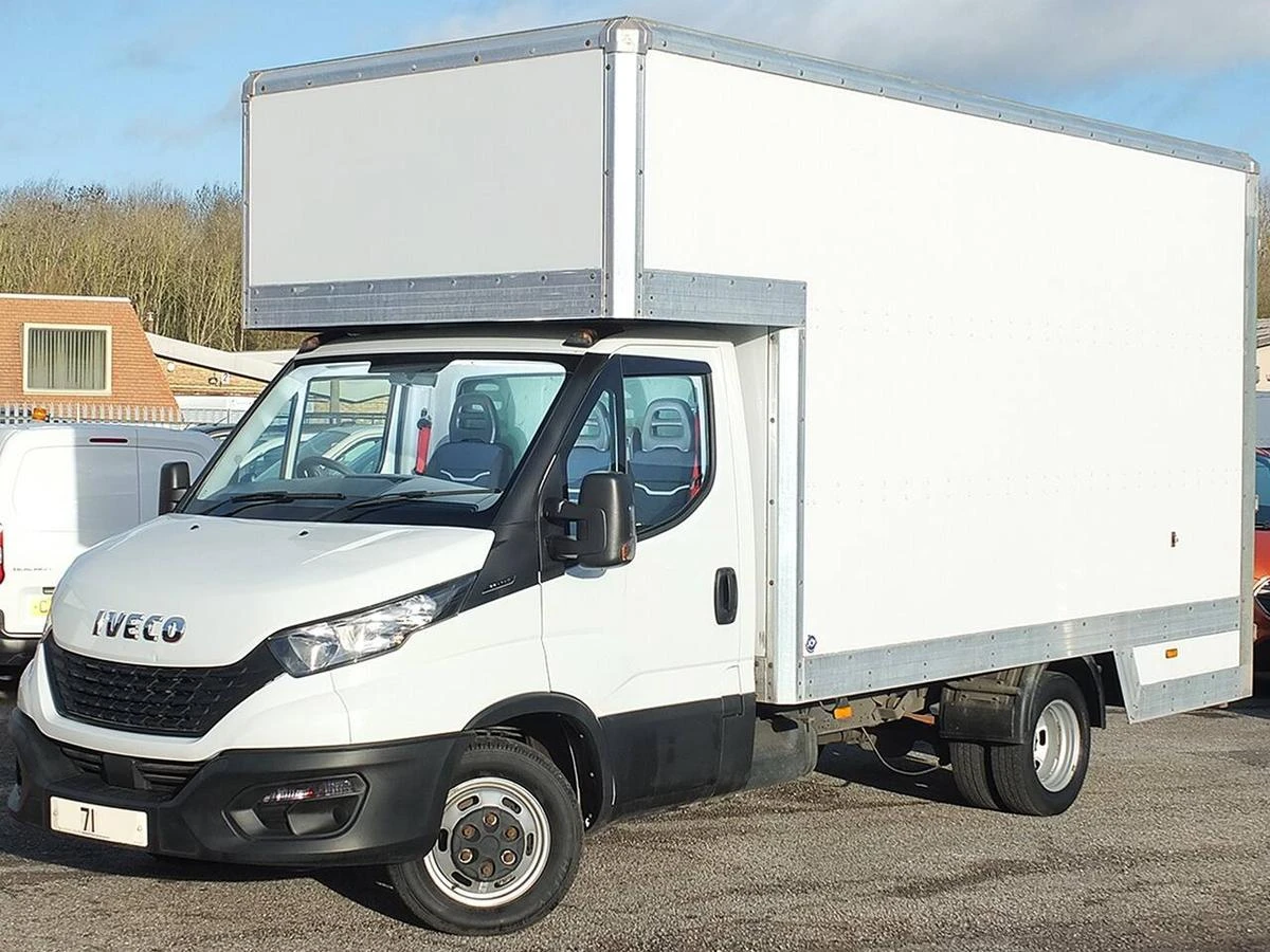 2021 Iveco Daily Luton Low Loader Van — front three-quarter view