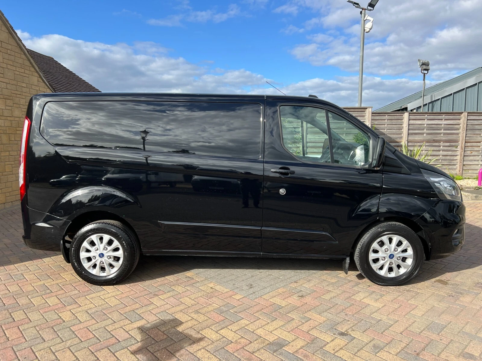 2022 Ford Transit Custom Panel Van — side view