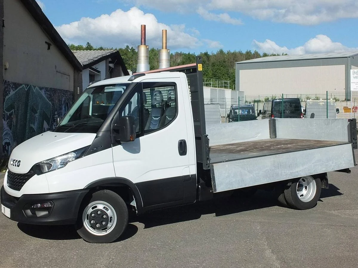 2021 Iveco Daily Tipper Van — front three-quarter view