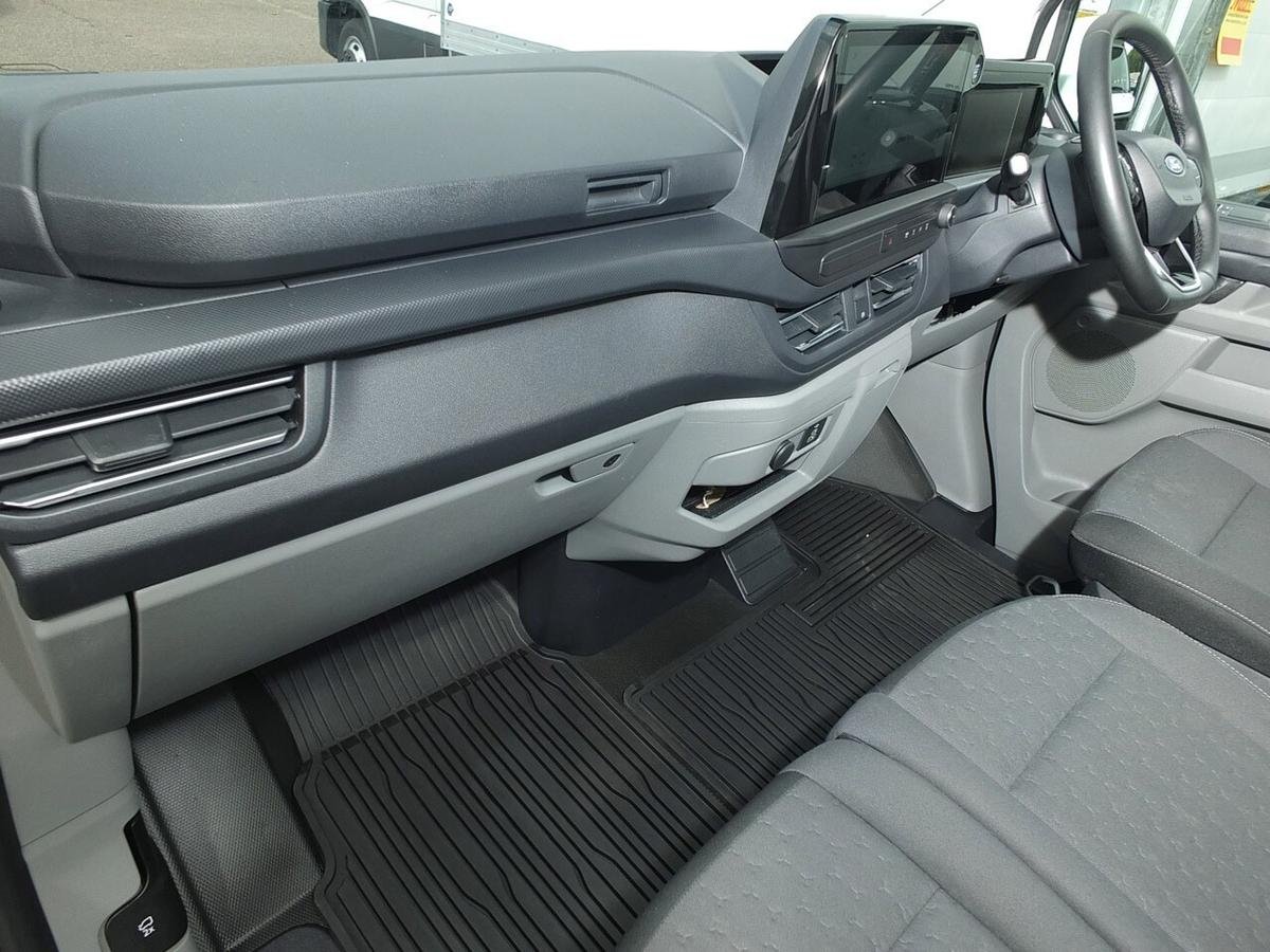 2024 Ford Transit Custom Panel Van — cab interior
